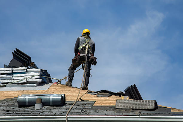 Professional Gutter Installation technician working in Hendersonville, TN